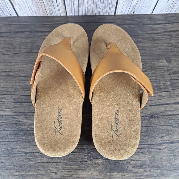 Trotters Petaluma Thong Sandals Women's Sz 8 M Tan (VGC) - Picture 6 of 8